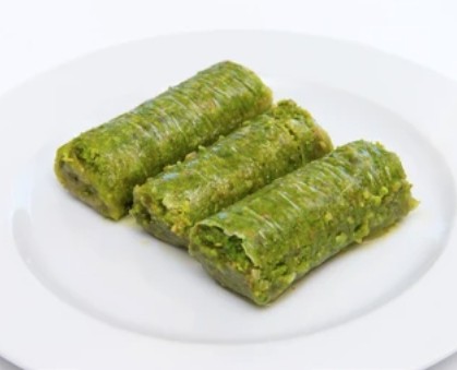 500 Gr Fıstık Sarma - Tatlı Dünyasının Asil Üyesi pasta
